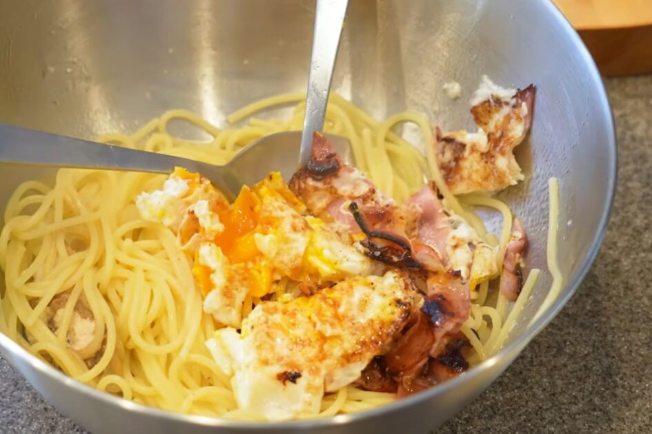 鳥羽周作 レシピ ベーコンエッグパスタ